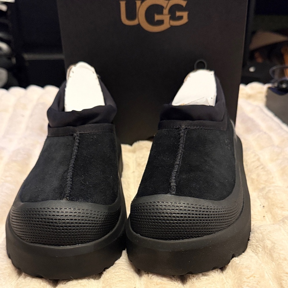 UGG Tasman Weather Hybrid slipper (size 6men/7.5woman) new in box